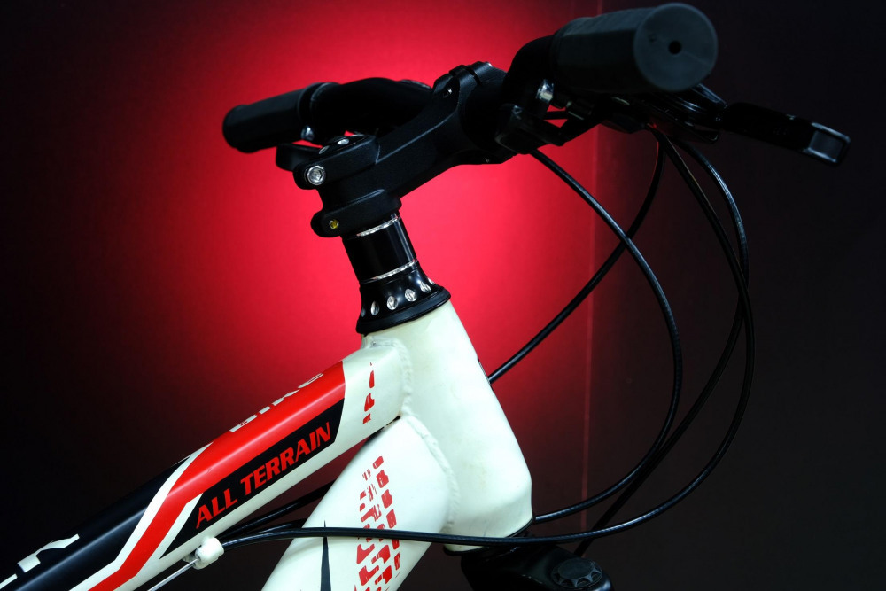 LAND JACK 26 Белый/Красный